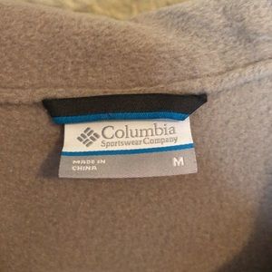 Men’s medium fleece Columbia vest - tan
